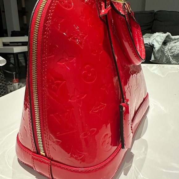 Louis Vuitton’s Alma - Picture 5 of 6